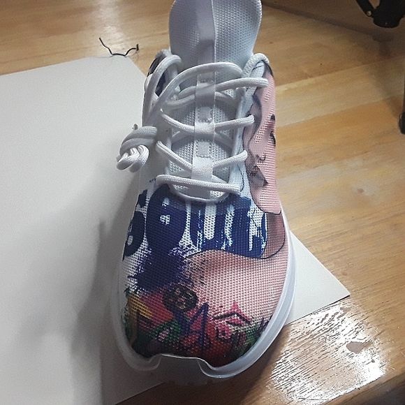 Beautiful uniquely designed womens European 43 customized sneakers - Picture 7 of 12